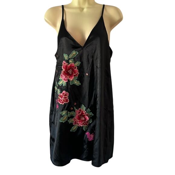 Seek the Label Floral Embroidered Black Slip Dress Woman’s Size Small NWT - Picture 1 of 11
